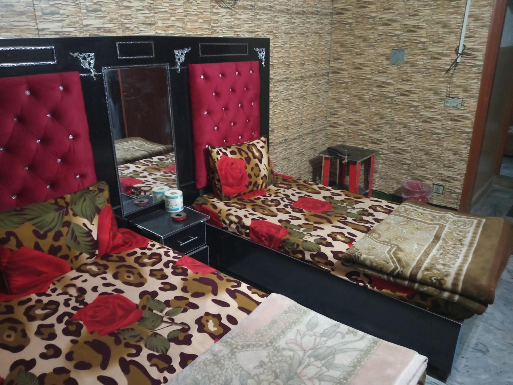 New Taj Family Hotel Lahore Exteriör bild